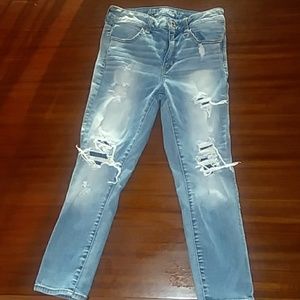 American Eagle distressed cropped jeggins.